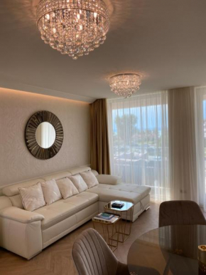 Gold Wave Apartments